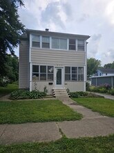 Building Photo - 211 Edwards Ave