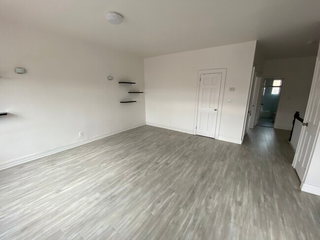 Foto del edificio - 7004 12th Ave