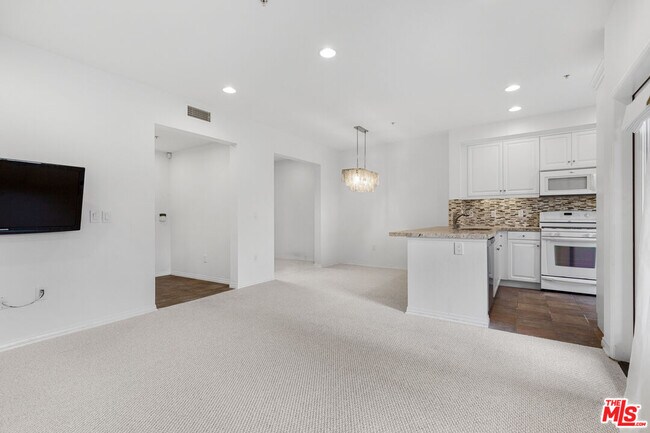 Foto del edificio - 6020 S Seabluff Dr