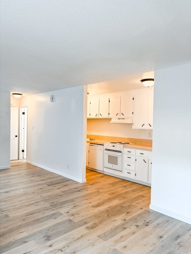 Building Photo - Bonnie Villa Apartments