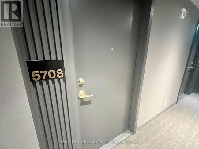 Photo du bâtiment - 950 Portage Pkwy