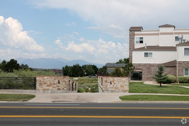 Building Photo - Broomfield Greens