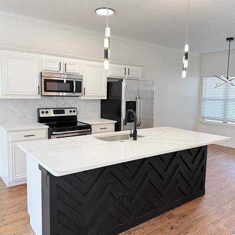 Building Photo - 5505 Dolores Pl