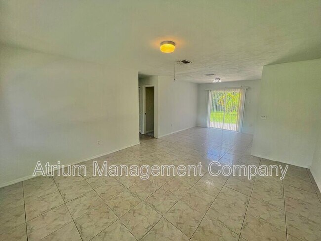 Foto del edificio - 1500 Coronet Dr