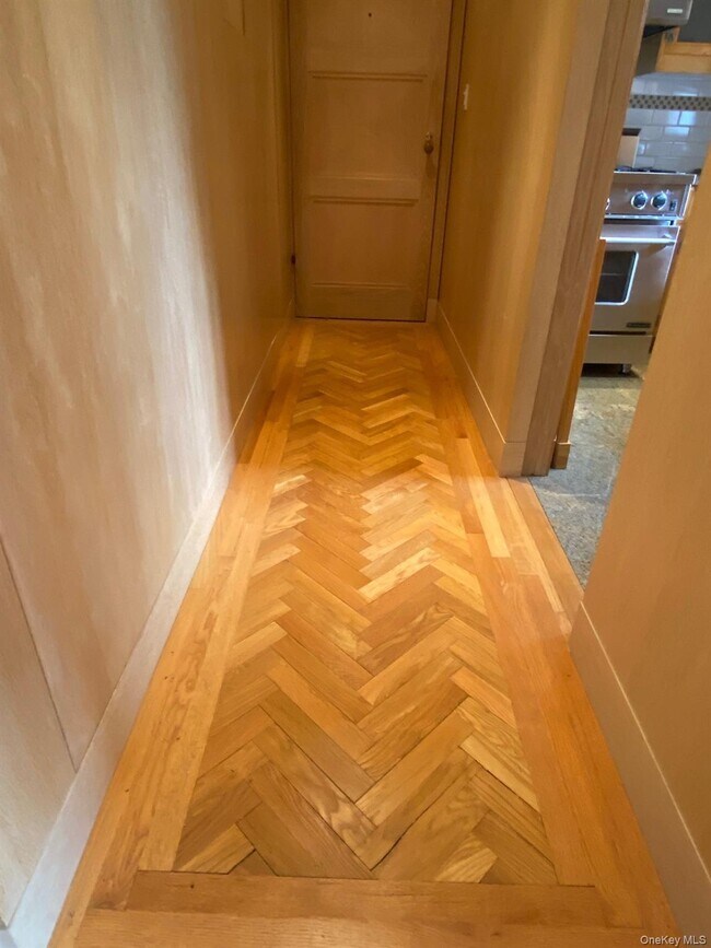 Building Photo - 330 Broadway