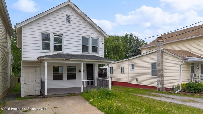 Building Photo - 121 Throop St