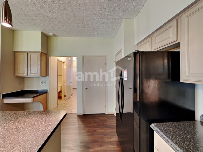 Foto del edificio - 7938 Windrift Pl