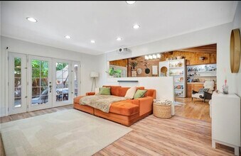Building Photo - 6556 Greenbush Ave