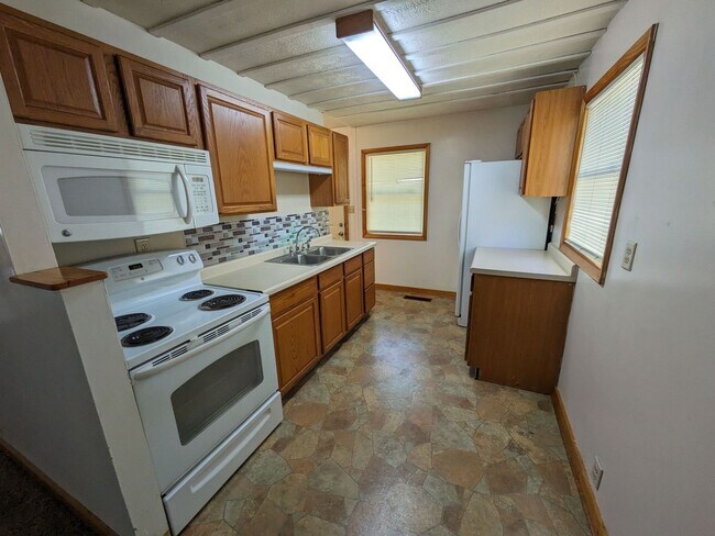 Foto del edificio - Three Bedroom Home in Battle Creek