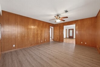 Building Photo - 2607 Penfield Dr