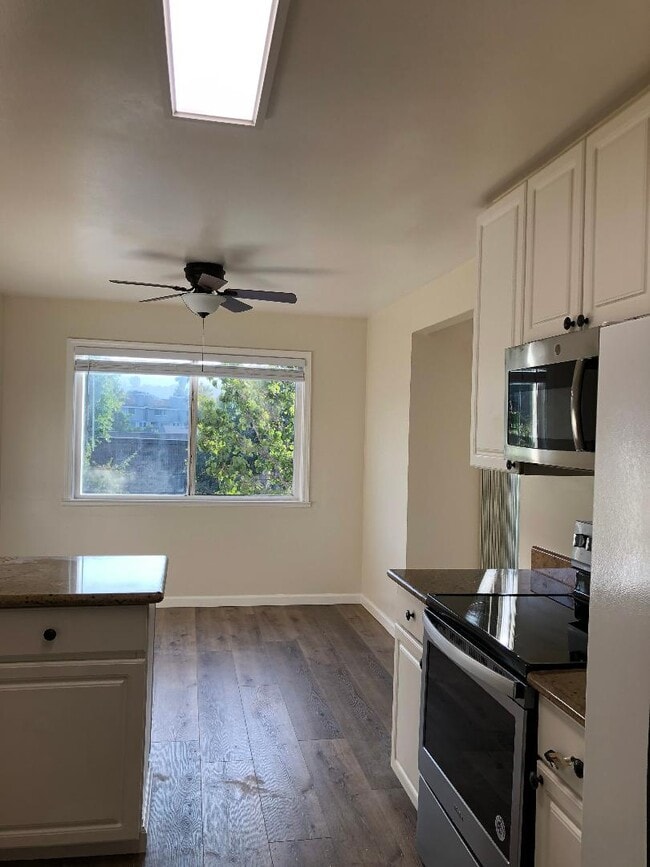 Dining Area - 7150 Rainbow Dr
