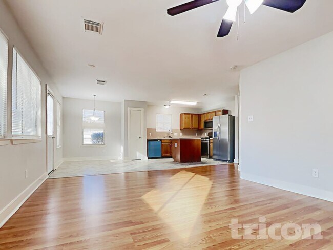 Building Photo - 10914 Tipton Oaks Dr