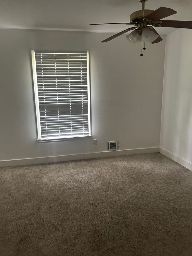 Foto del edificio - Lovely 3 Bedroom home