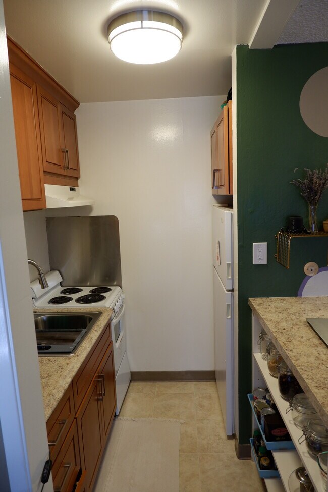 Building Photo - 8 Admiral Dr