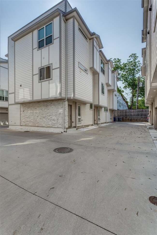 Photo - 1932 Landon Ln Apartment