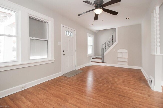 Building Photo - 5521 Grasmere Ave