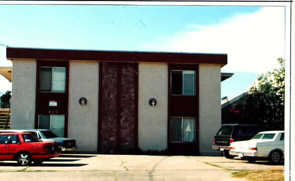 Building Photo - 423 E 7th St