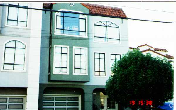 Primary Photo - 2385 12th Ave