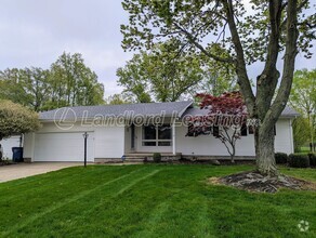 Building Photo - 2823 Brookview Dr