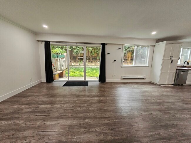 Photo du bâtiment - 33900 Mayfair Ave