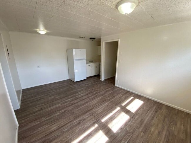 Foto del edificio - 635 Thompson Ave NE