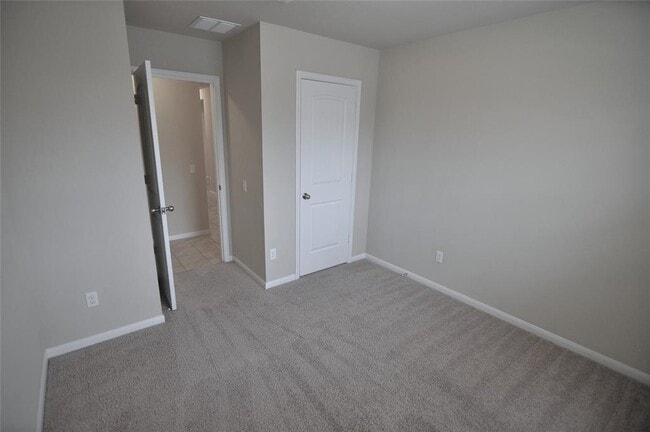 Building Photo - 106 Leona River Trl