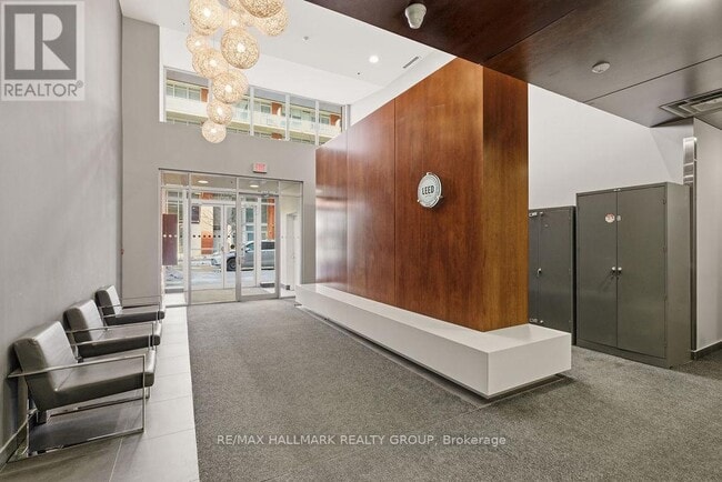 Building Photo - 360 McLeod St