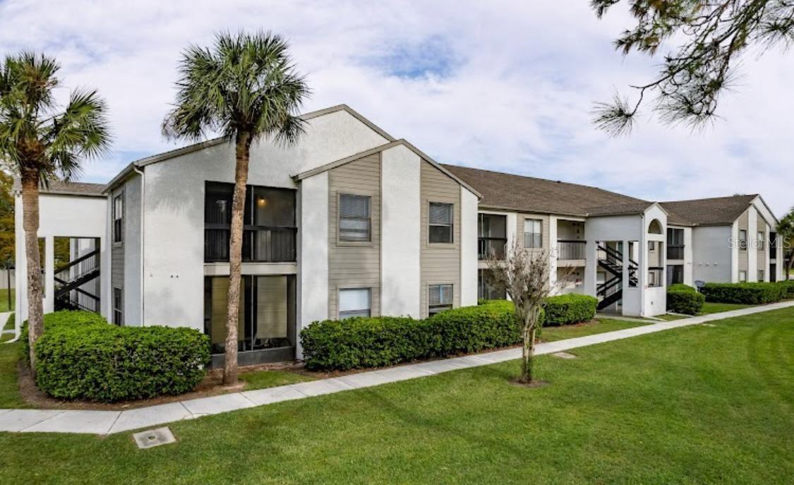 Foto principal - 2002 Cascades Blvd