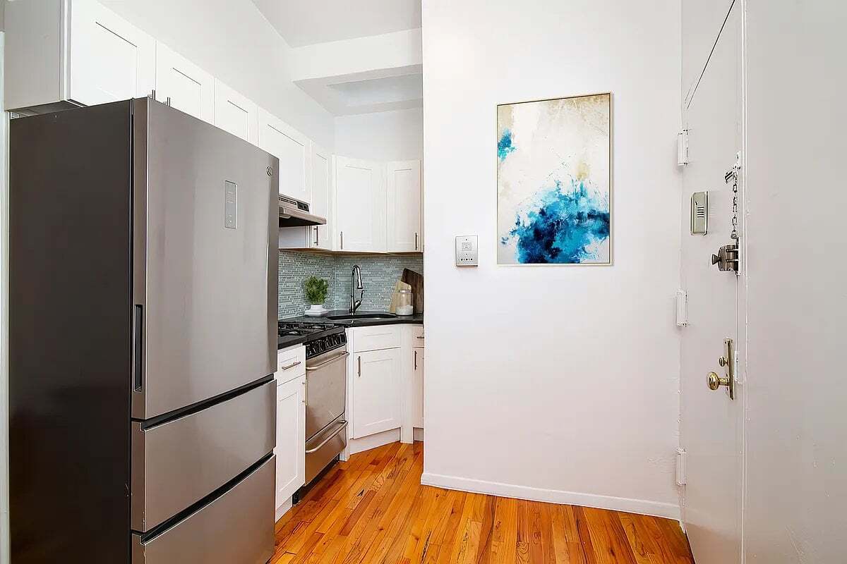Building Photo - 400 E 53rd St