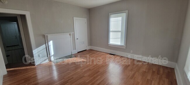 Building Photo - 614 W Rankin Ave