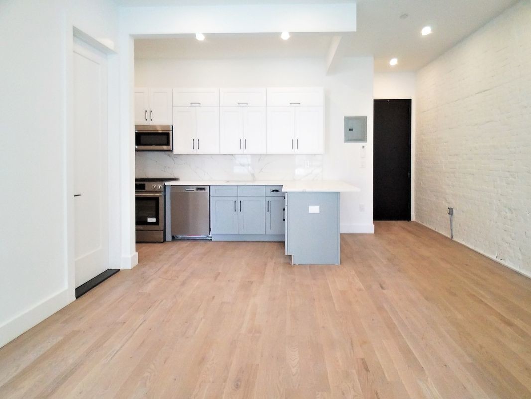Foto principal - 841 Dekalb Ave