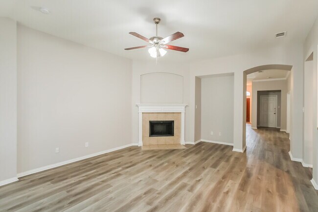 Foto del edificio - 924 Hemlock Trail