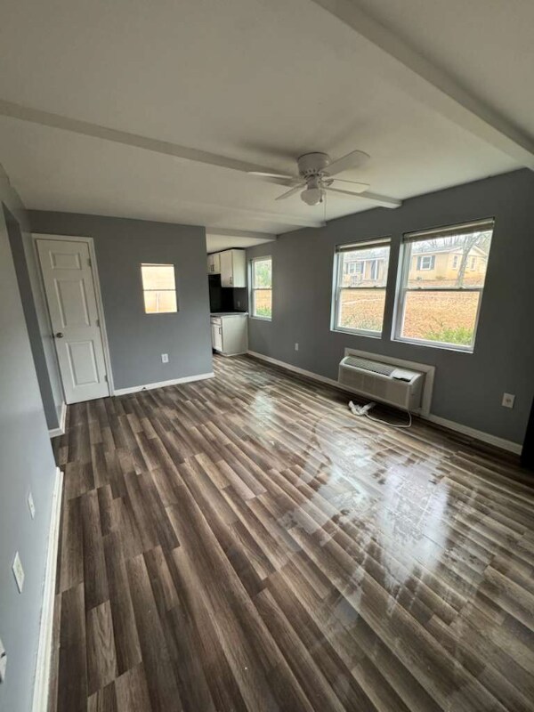 Foto principal - 201 Chandler Dr