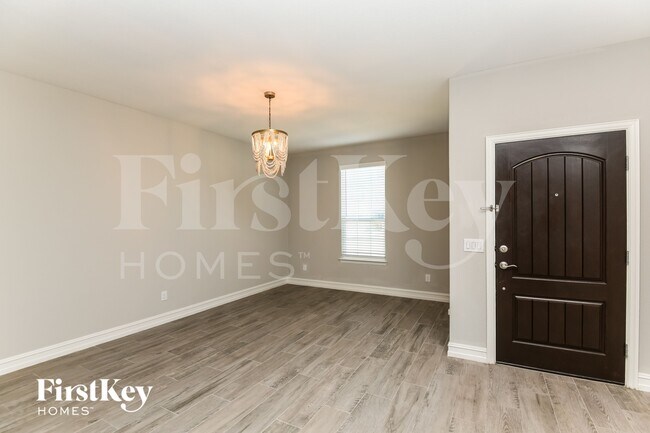 Foto del edificio - 937 Crest Breeze Dr