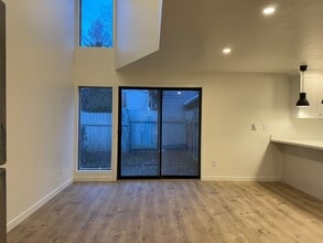 Building Photo - 12531 SE 42nd St