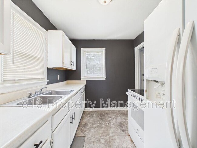 Foto del edificio - 3354 Jackson Ave