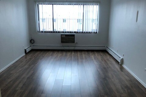 Sala de estar - 8503 W Catherine Ave