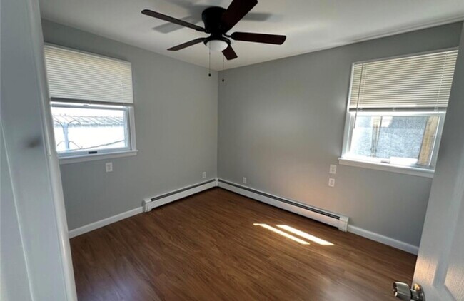Foto del edificio - 527 W Market St