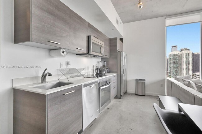 Foto del edificio - 151 SE 1st St