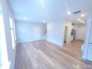 Building Photo - 504 Lasko Ln