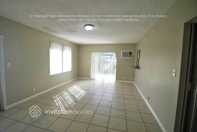 Building Photo - 921 E Hawthorne Cir