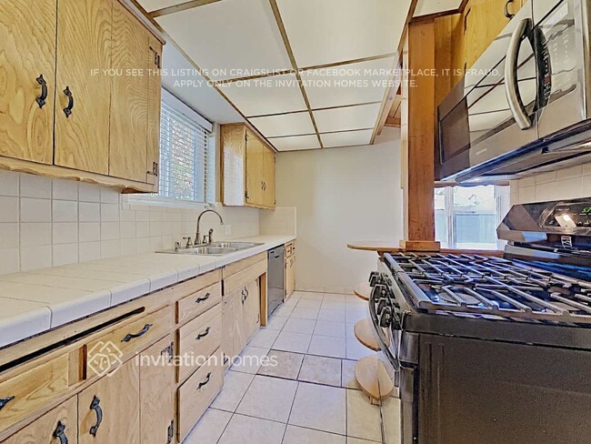 Building Photo - 8852 Casaba Ave