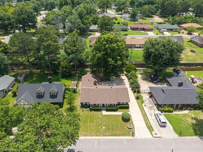 Building Photo - 4508 Victoria Dr