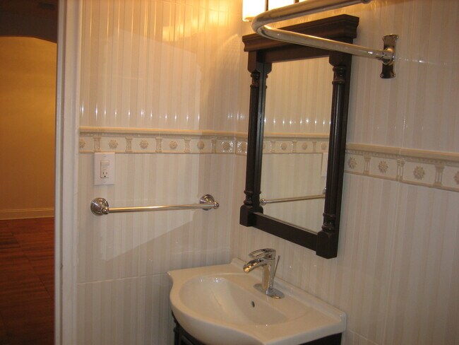 Foto del edificio - 90 Pinewood Rd