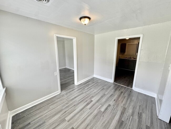 Building Photo - 478 Dixie Rd