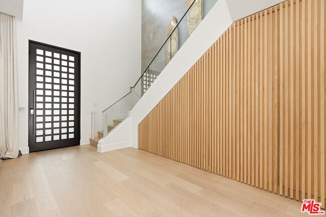 Foto del edificio - 5926 Firefly Pl