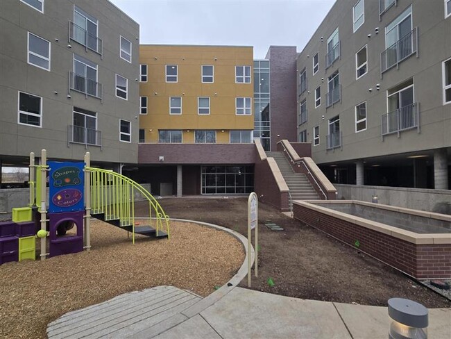 Building Photo - SP Crossing Apartments