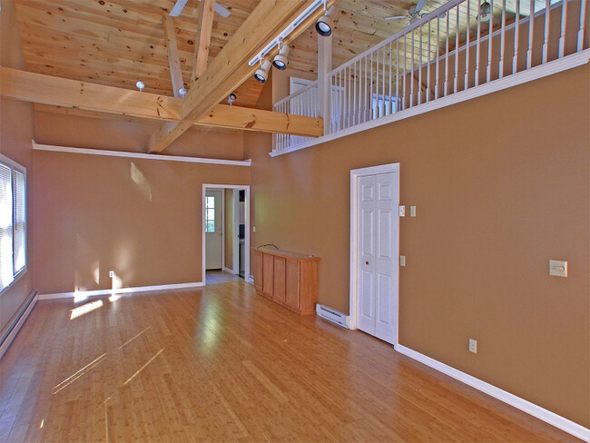 Building Photo - 21 Cohocton Rd