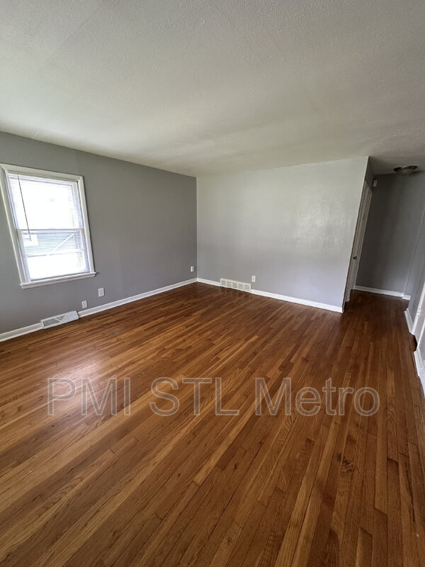 Building Photo - 10191 Baron Dr
