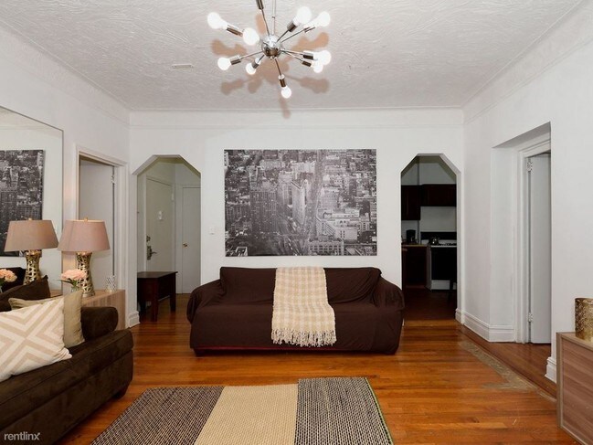 Foto del edificio - 4915 Caspar Whitney Pl